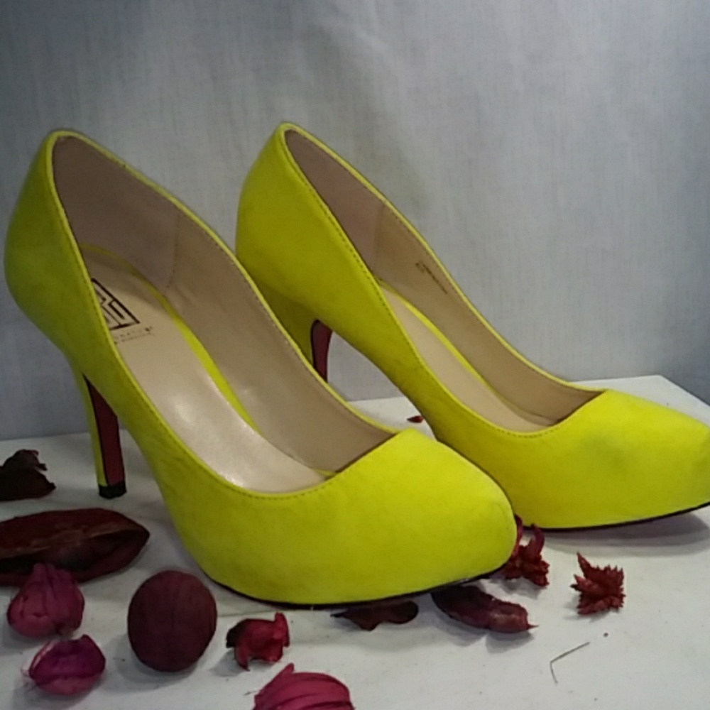 Nice Bright Yellow Shoes